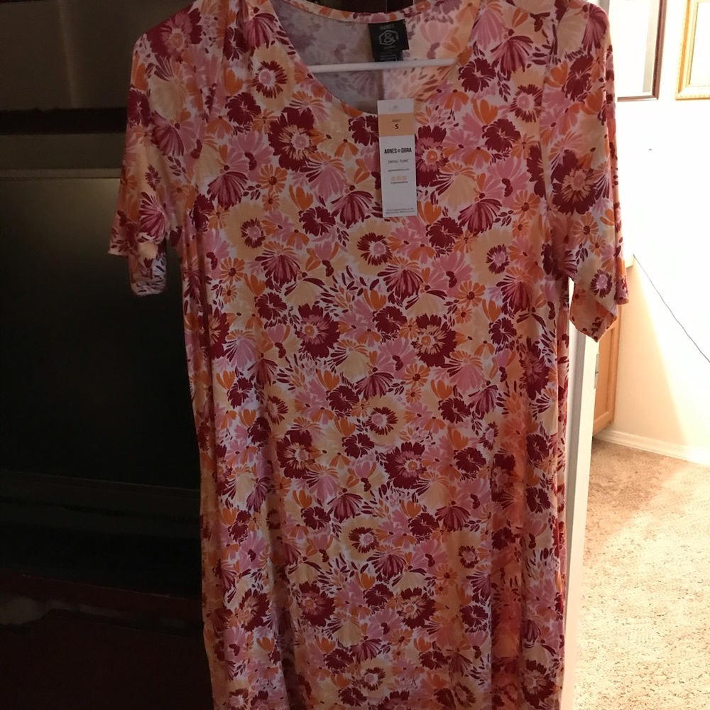 Woman’s sing tunic dress